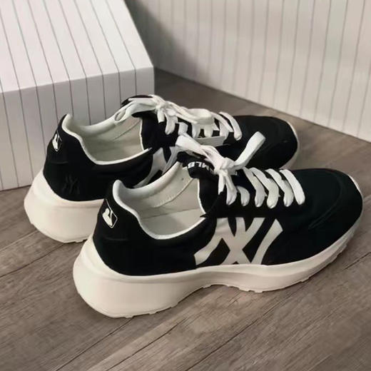 【授权商品】MLB男女情侣NY大标拼接百搭厚底休闲鞋慢跑运动鞋32SHX1111-50L 商品图1