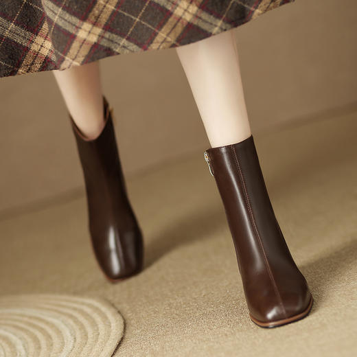 【预售5天】秋冬新款，欧美百搭出行粗跟短靴LD-6147 商品图2