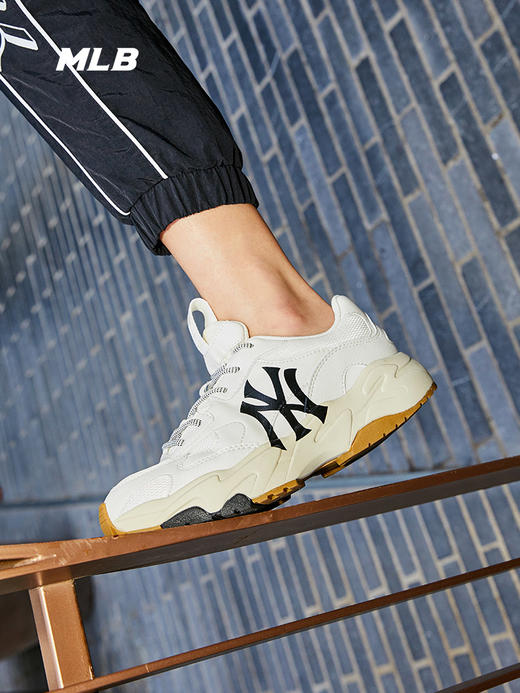 【授权商品】MLB 男女老爹鞋增高轻质舒适白色运动休闲鞋明星同款秋冬SHC3 商品图0