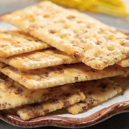 多口味苏打饼干| 黑麦海盐+生椰拿铁+亚麻籽燕麦可可干酪粉提升口感 咸香四溢酥脆可口 代餐膳食纤维优质选择 商品图10