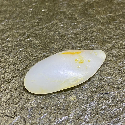 和田玉（白玉）籽料原石8.81g（价格面议） 商品图5