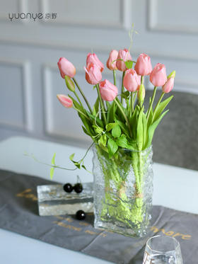 郁金香仿真花高档pu手感保湿假花ins风客厅摆件餐桌玻璃装饰摆设