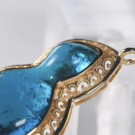 元代琉璃“海蓝之谜”项坠 商品图5