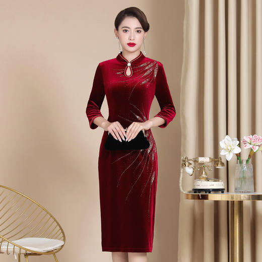 2022秋冬妈妈装婚礼旗袍改良版南韩绒高贵喜婆婆礼服WXG8531 商品图0