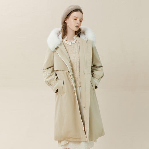 famecoco范可儿收腰连帽派克羽绒服冬季加厚保暖狐狸毛外套女F228AD010 商品图0