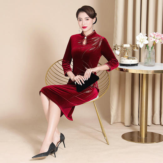 2022秋冬妈妈装婚礼旗袍改良版南韩绒高贵喜婆婆礼服WXG8531 商品图3