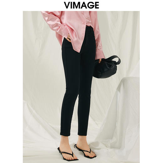 VIMAGE纬漫纪春季新款黑色小脚裤V1905521 商品图3