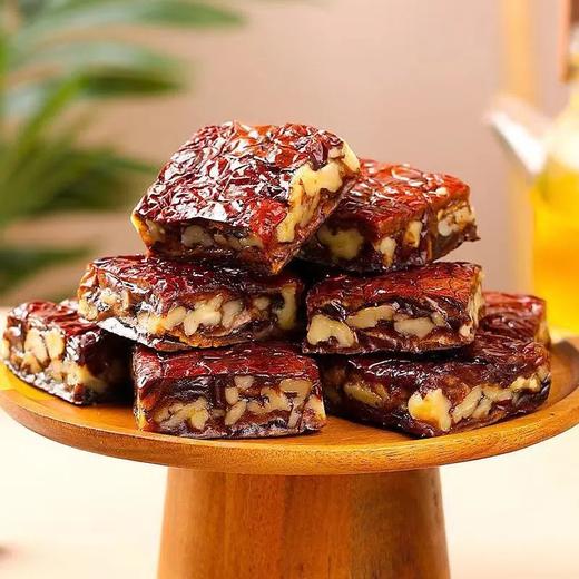 【爆款超低价预售 急单慎拍】新疆枣仁派大红枣夹核桃糕无核夹心红枣派真空独立包装零食批发 商品图0