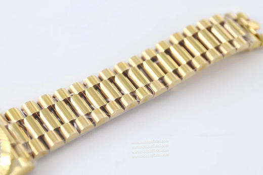 NOOB劳力士星期日志型401⃣️ 蓝宝石镜面，日历2.5倍放大镜，效果同步原版。2⃣️蚝式表壳结构，一体中层表壳，旋入式底盖及上链表冠。 商品图6