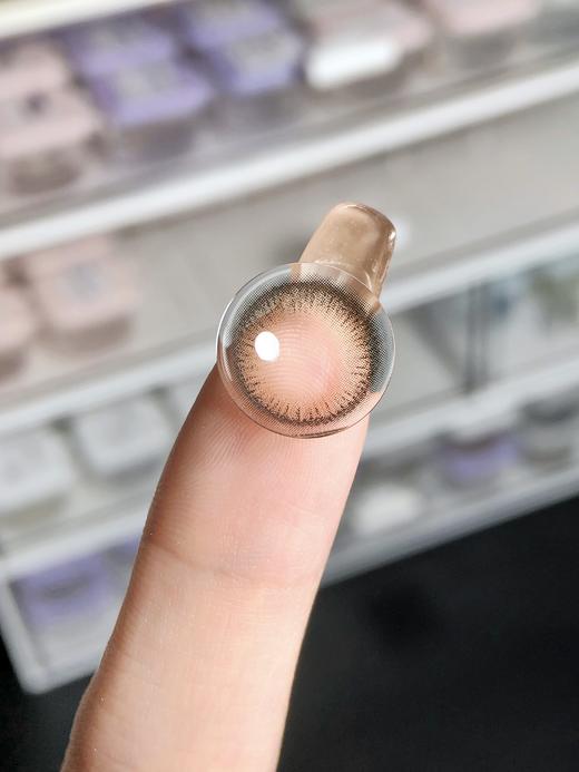 【年抛】小无辜Mixlook
| 小直径14.0，着色13.1 | 元气日杂红茶棕 素颜美瞳 商品图1