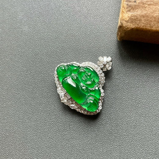 玻璃种阳绿翡翠弥勒佛18k白金钻石镶嵌 商品图1