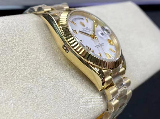 NOOB劳力士星期日志型401⃣️ 蓝宝石镜面，日历2.5倍放大镜，效果同步原版。2⃣️蚝式表壳结构，一体中层表壳，旋入式底盖及上链表冠。 商品图10