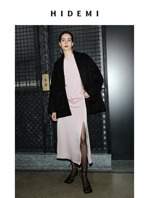 HIDEMI 节日系列羊驼毛长绒拉毛翻领口袋大廓形大衣 黑色/燕麦色 商品图9