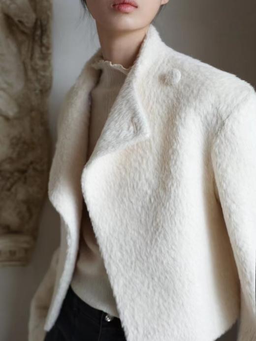 互搭领式短款外套 商品图1