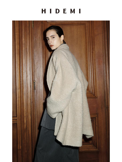HIDEMI 节日系列羊驼毛长绒拉毛翻领口袋大廓形大衣 黑色/燕麦色 商品图8