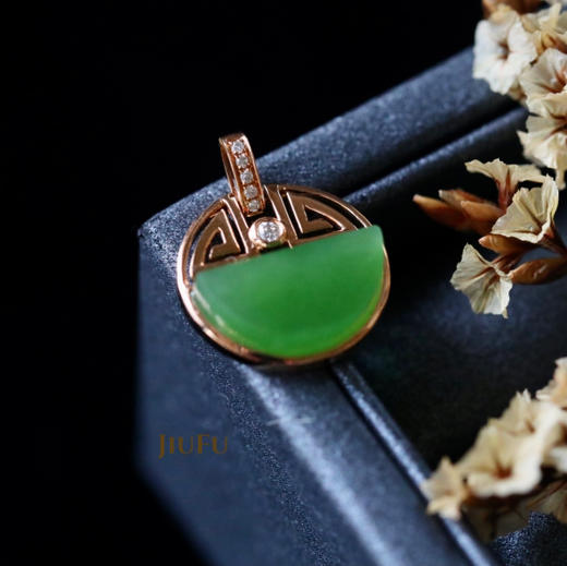 18K玫瑰金和田玉（碧玉）镶钻吊坠-碧波皓月 /半圆7*13mm/苹果绿 商品图3