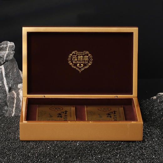 压箱底 寸金砖 老班章核心产区头春普洱生茶 普洱砖茶 礼盒装 96g 商品图2