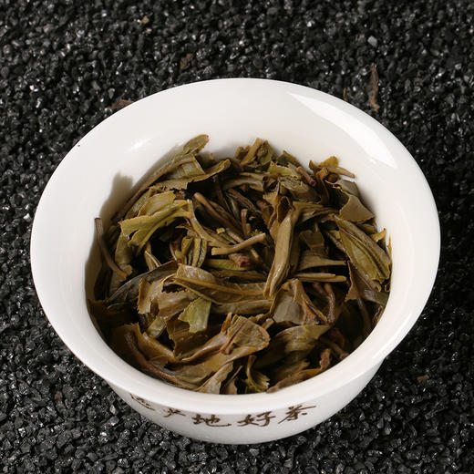 压箱底 寸金砖 老班章核心产区头春普洱生茶 普洱砖茶 礼盒装 96g 商品图5