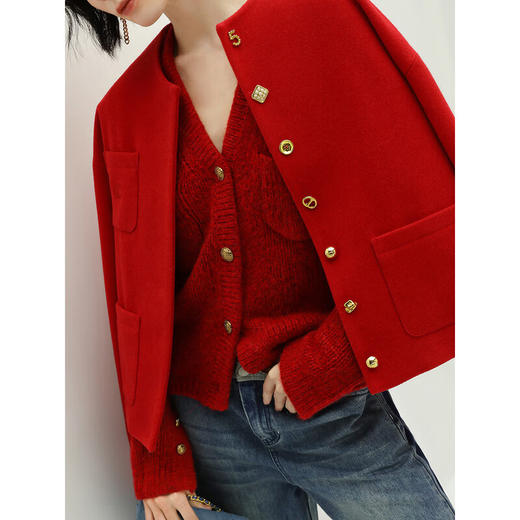 【有赞】COCOBELLA新年红轻奢小香风毛呢外套女刺绣金属扣短外套SC69 商品图1