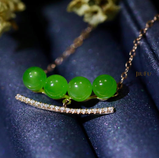 18K玫瑰金和田玉（碧玉）镶钻项链--笑颜/玉珠直径5mm/链长40+2cm/苹果绿 商品图2