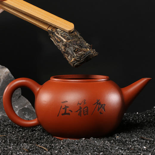 压箱底 寸金砖 老班章核心产区头春普洱生茶 普洱砖茶 礼盒装 96g 商品图4