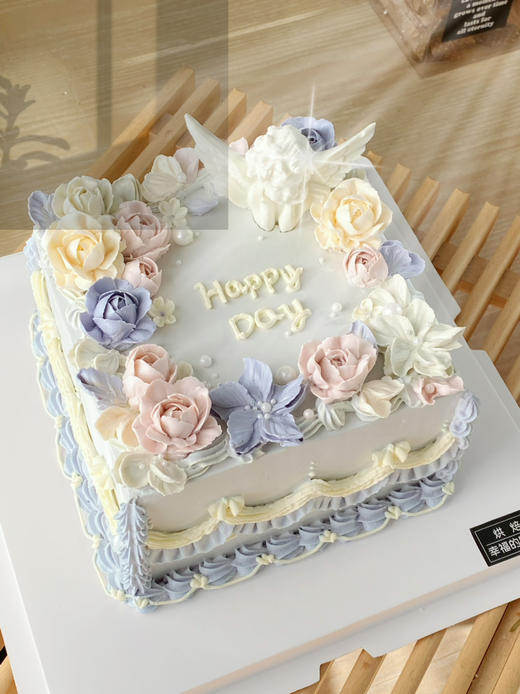 浪漫洛丽塔    心怀宇宙浪漫，也珍惜琐碎日常，花的仪式感永远不会过时。韩式奶油霜裱花，需提前3天以上预定 商品图4