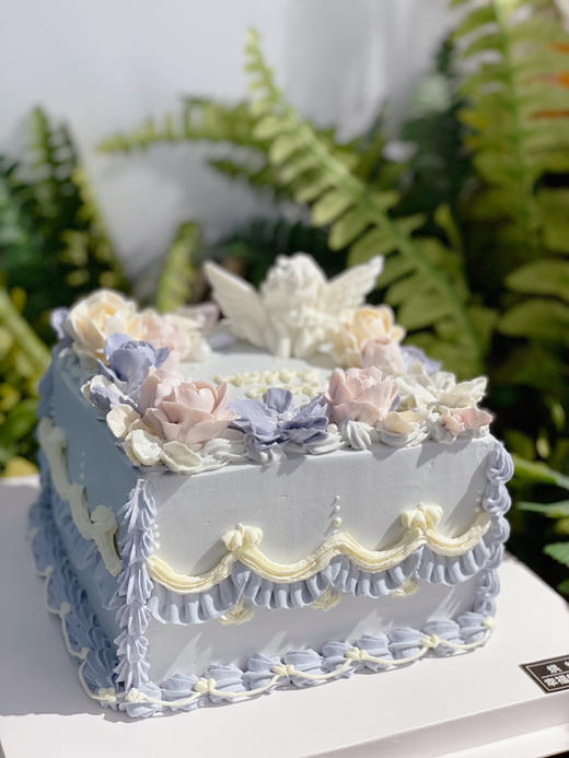 浪漫洛丽塔    心怀宇宙浪漫，也珍惜琐碎日常，花的仪式感永远不会过时。韩式奶油霜裱花，需提前3天以上预定 商品图2