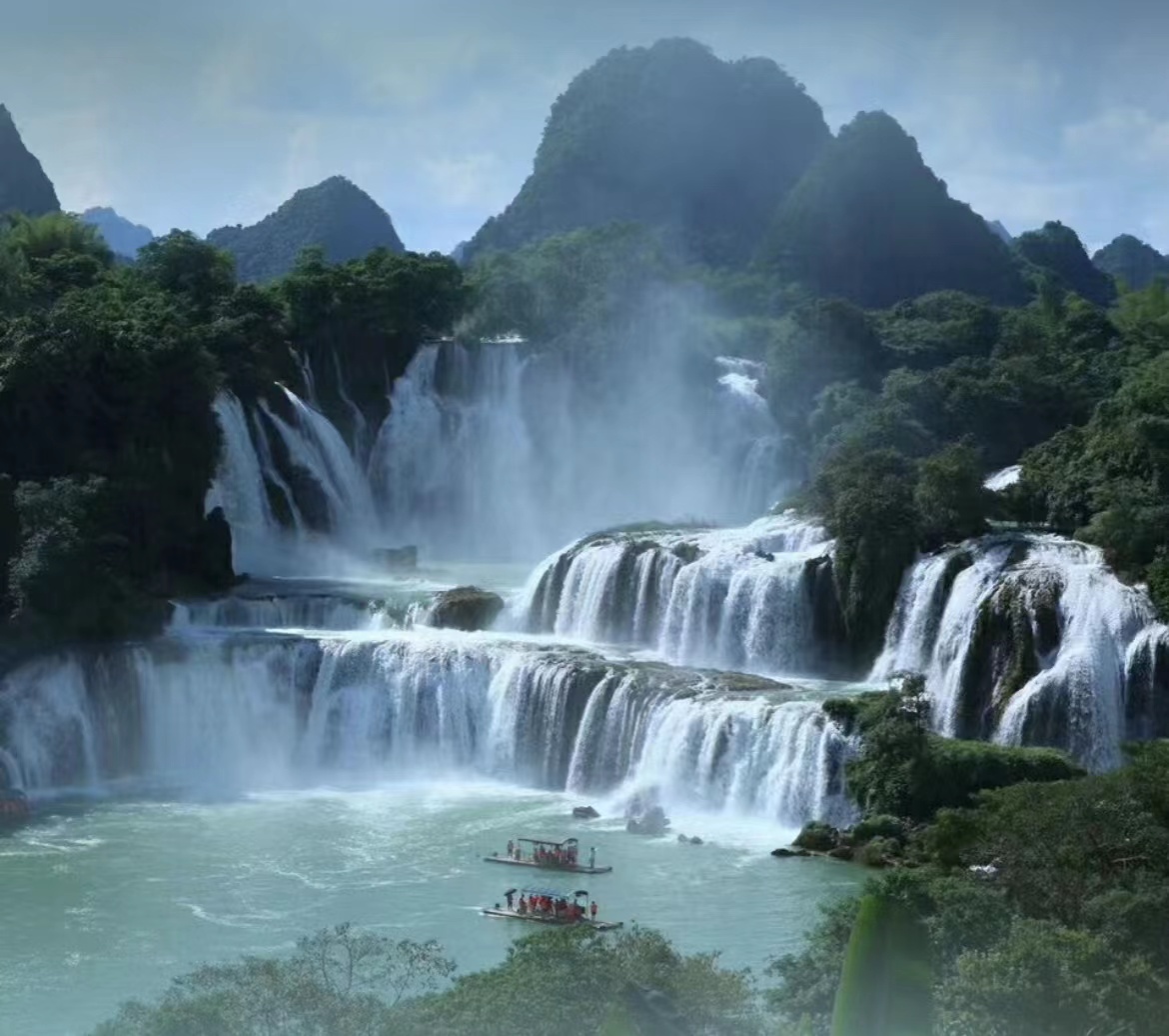 广西德天瀑布、通灵大峡谷二日游