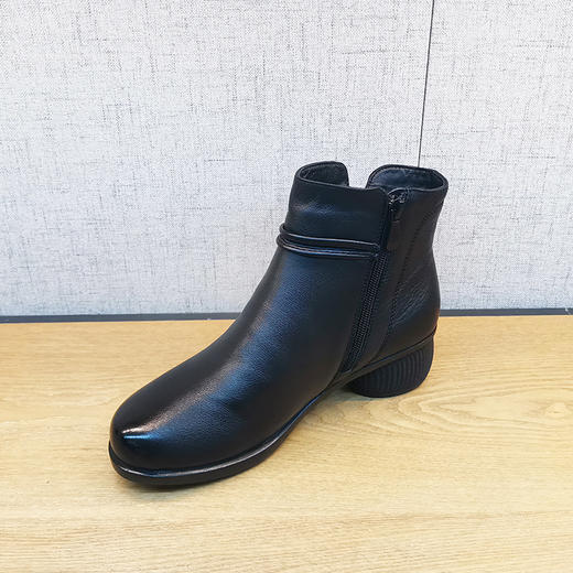 豪行21435226冬季新款加绒粗跟时尚休闲舒适百搭女靴真皮拉链短靴 商品图1