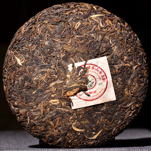 最后5片！董事长李正行直供！2003年私人订制盖章版！市面罕见！龙园号奢品系列之六大茶山茶王饼【早春倚邦】古树！ 商品图1