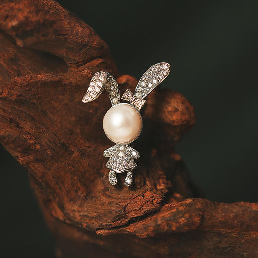 Manreya玛芮雅天然珍珠胸针系列丨胸口上万种风情，是冬天恰到好处的点缀，华丽精致，尽显优雅气质 商品图3