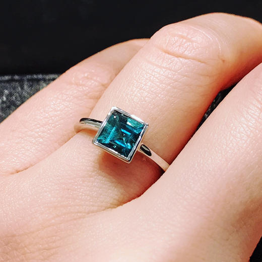 靛蓝碧玺戒指 商品图5