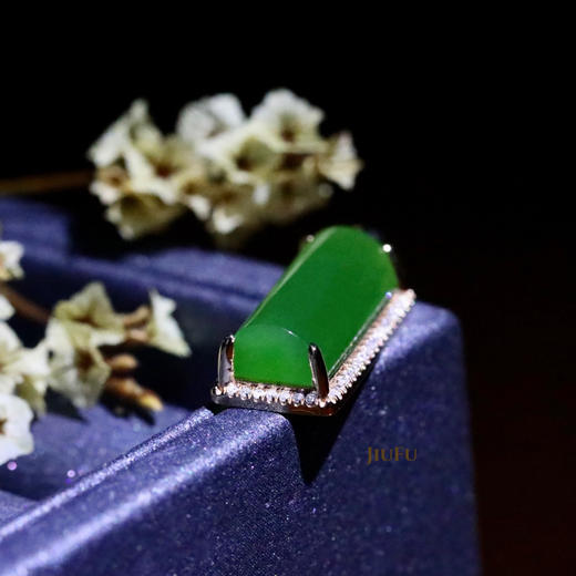 18K玫瑰金和田玉（碧玉）镶钻吊坠--亭亭玉立/半圆柱7*16mm/苹果绿 商品图2