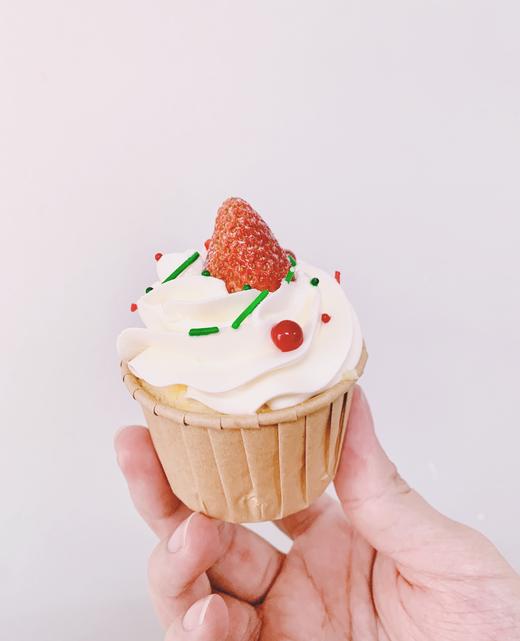 【圣诞节】 圣诞糖果草莓cupcake 12杯 商品图2