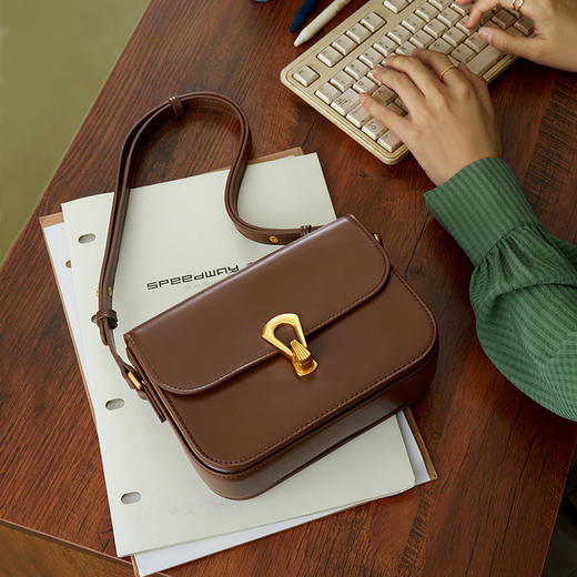 TOUTOU新款高级感牛皮包包女通勤百搭豆腐包斜挎 商品图2