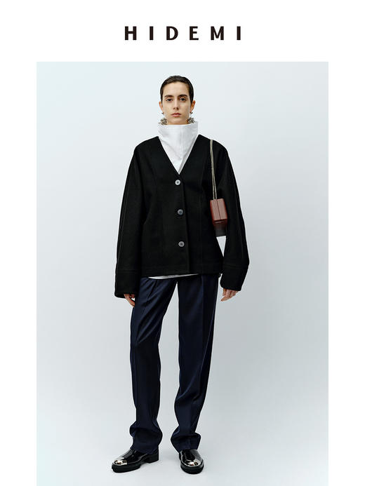 HIDEMI 节日系列三粒扣V领廓形羊毛短款大衣 商品图0