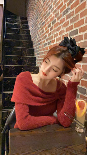 人间富贵花，今冬最火红色毛衣戳这里！