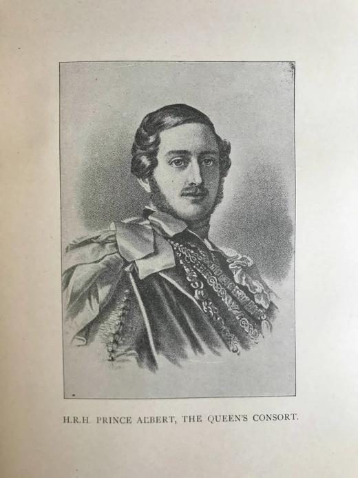 1896年 维多利亚女王：她的生平与统治 56幅插图 漆布精装16开 商品图11