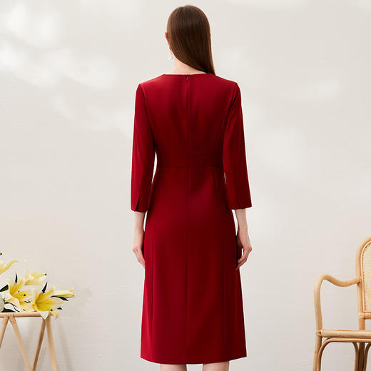 EITIE爱特爱春季新款气质V领收腰显瘦连衣裙女礼服6977605 商品图4