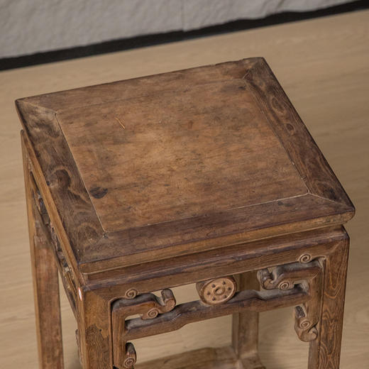 清 柞榛木拐子云纹方几 商品图2