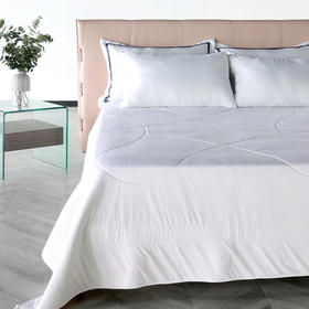 泰国天然乳胶被 防螨轻薄透气贴合收纳方便【吱嘛家居】