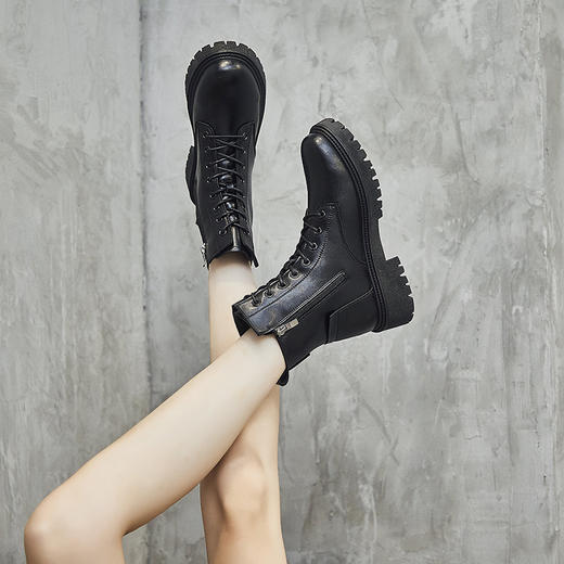 【百搭轻盈舒适~显瘦显高显腿长】新款加绒加厚ins潮马丁靴女2022秋季新款英伦短靴厚底学生网红机车靴休闲靴F06 商品图2