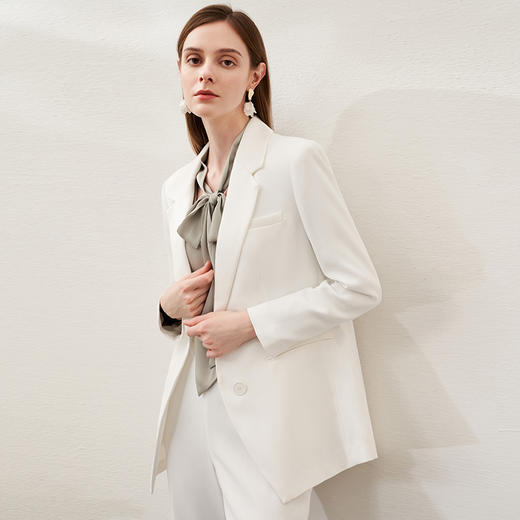 EITIE爱特爱春季新款时尚职业通勤百搭显瘦干练西装外套女6903601 商品图4