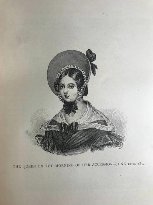 1896年 维多利亚女王：她的生平与统治 56幅插图 漆布精装16开 商品图13