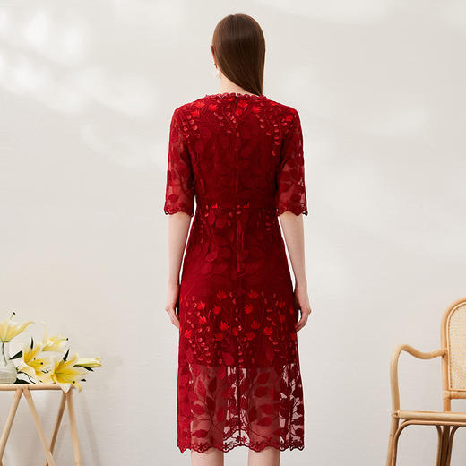 EITIE爱特爱春季新款洋气镂空蕾丝显瘦收腰礼服连衣裙女裙6977607 商品图4