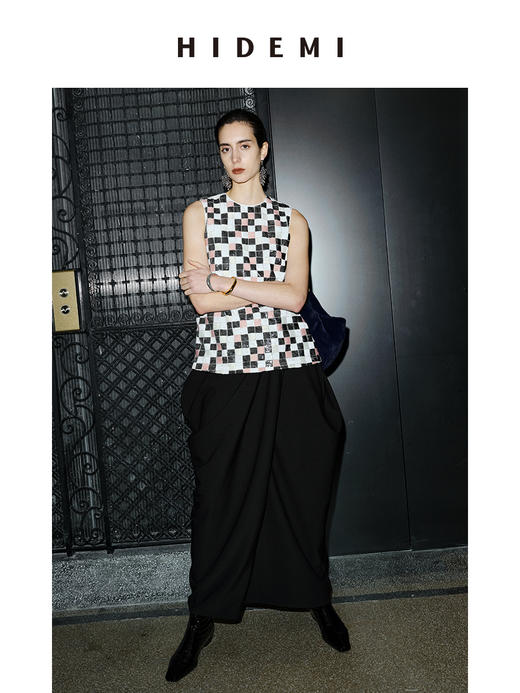 HIDEMI 节日系列极简设计感立体剪裁不对称纽扣式半身裙  黑色/灰色 商品图4