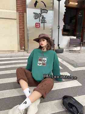 女圆领加绒卫衣9018