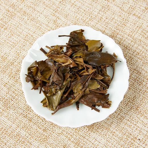得雨芽丨柴头山 典藏砖 寿眉 福鼎白茶 方砖 2016年 200g  商品图5
