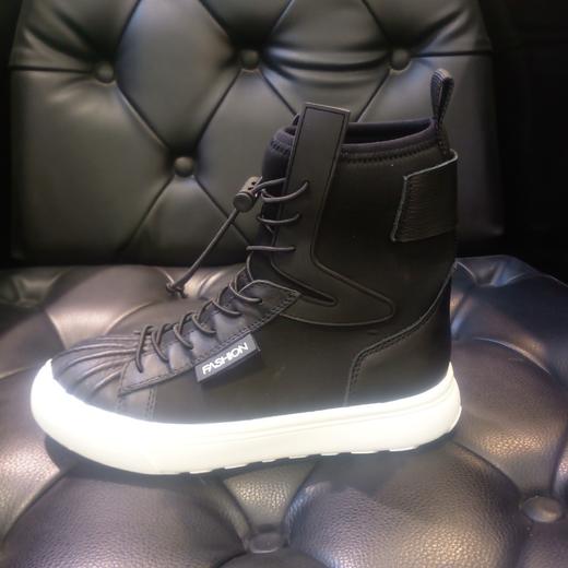 lfgjAF601时尚超轻底短靴，米色发黄，色差介意者慎拍 商品图1