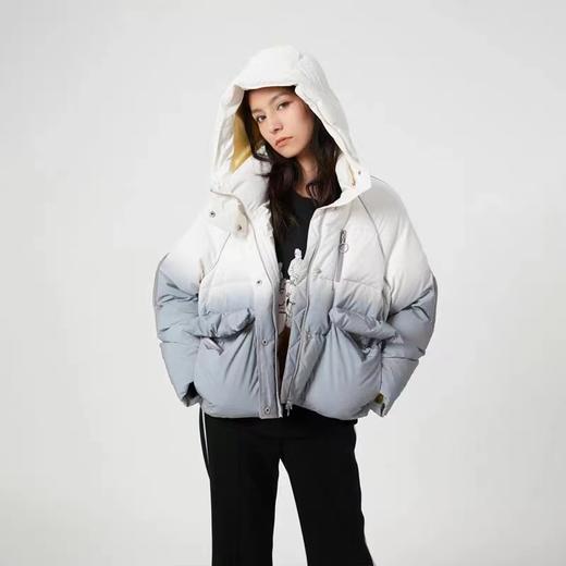 灰白渐变色功能型羽绒外套 商品图1